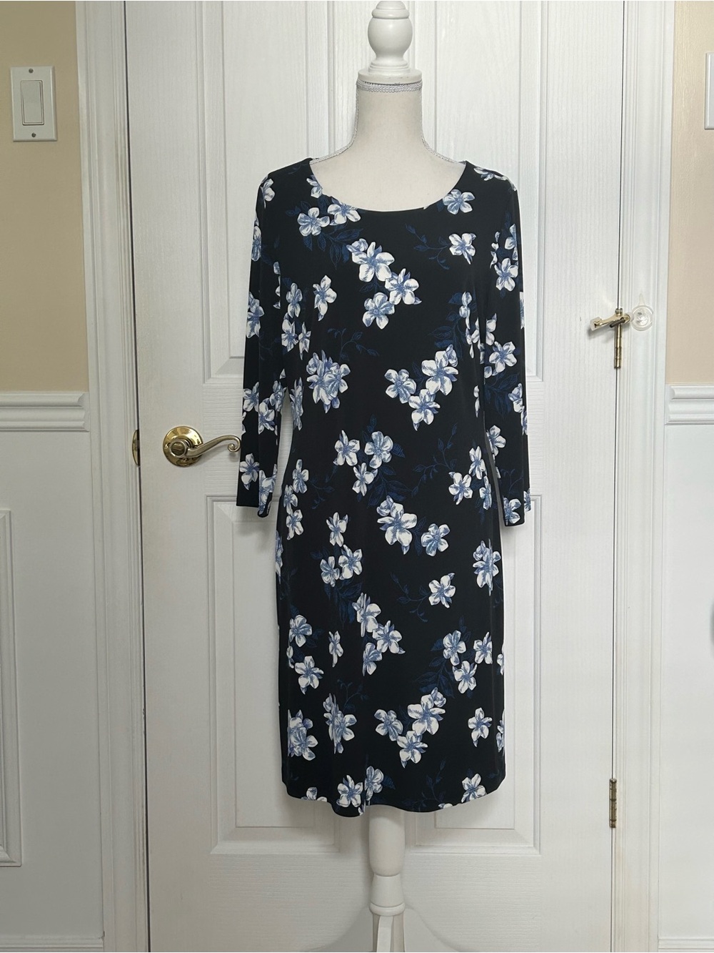 NWOT TOMMY HILFIGER Floral Shift Long Sleeves Midi Dress, Black/Blue/White, 12